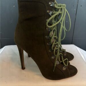 Chic Olive Lace-Up Heeled Boots